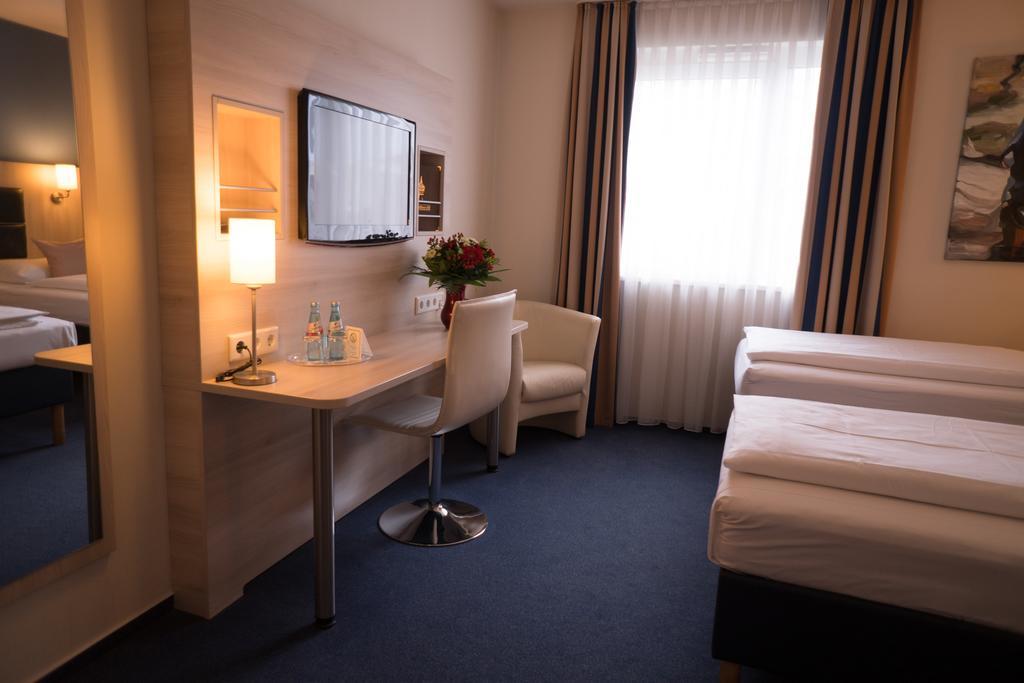 Hotel Roedelheimer Hof - Am Wasserturm Frankfurt am Main Rom bilde
