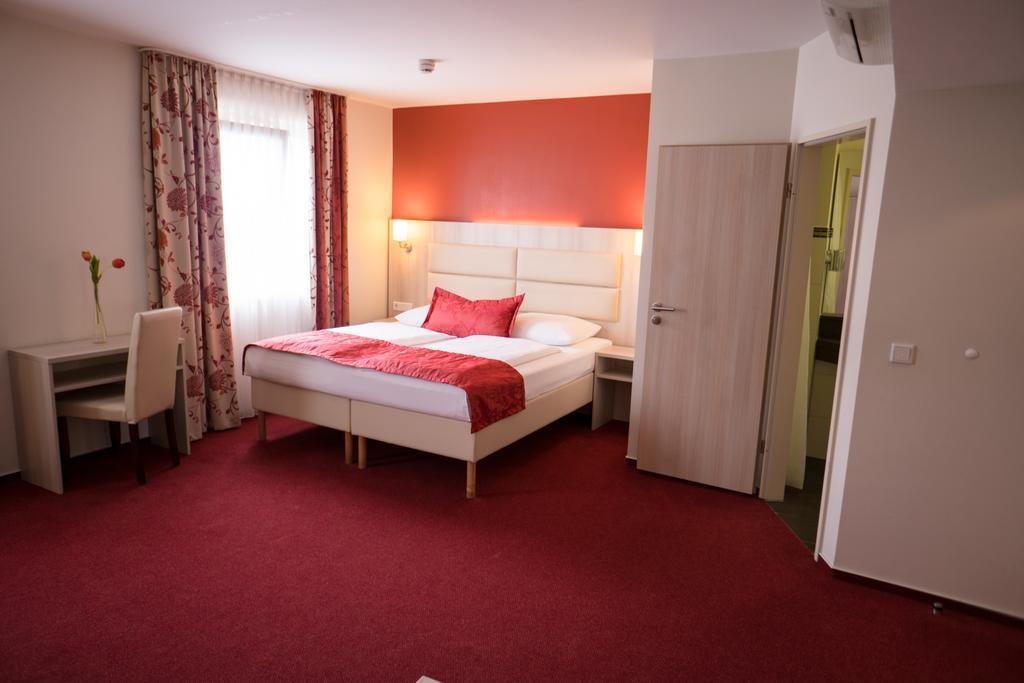 Hotel Roedelheimer Hof - Am Wasserturm Frankfurt am Main Rom bilde