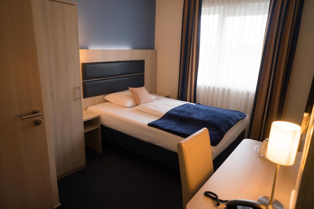 Hotel Roedelheimer Hof - Am Wasserturm Frankfurt am Main Rom bilde
