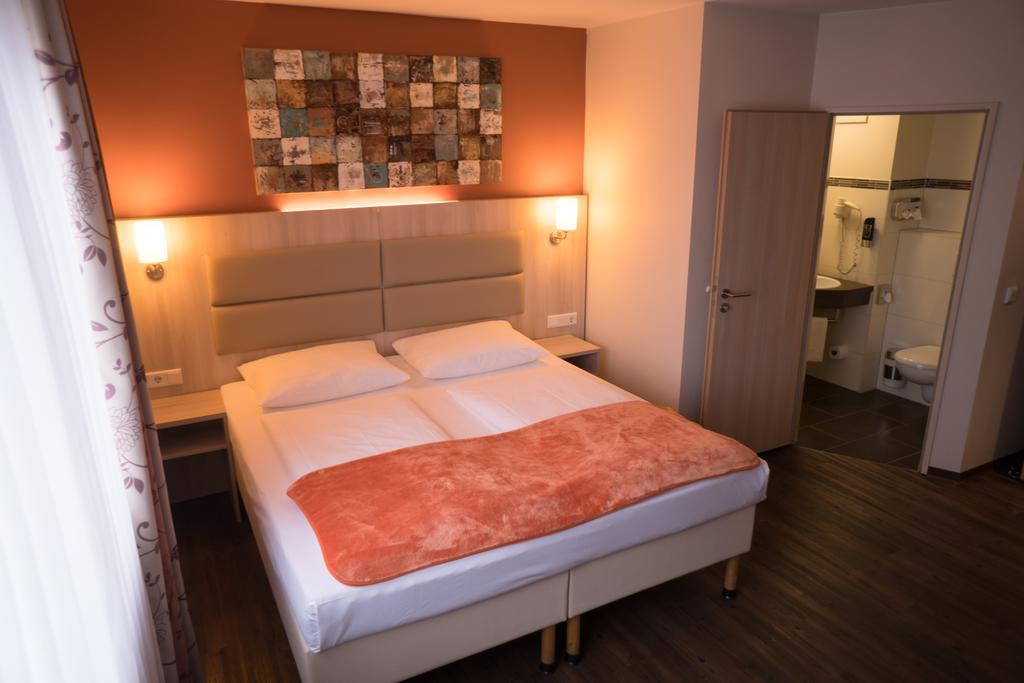 Hotel Roedelheimer Hof - Am Wasserturm Frankfurt am Main Rom bilde
